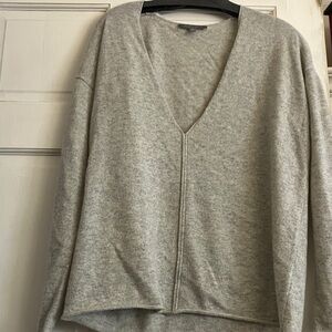 Neiman Marcus Light Gray V-Neck Sweater with Center Seam Detail